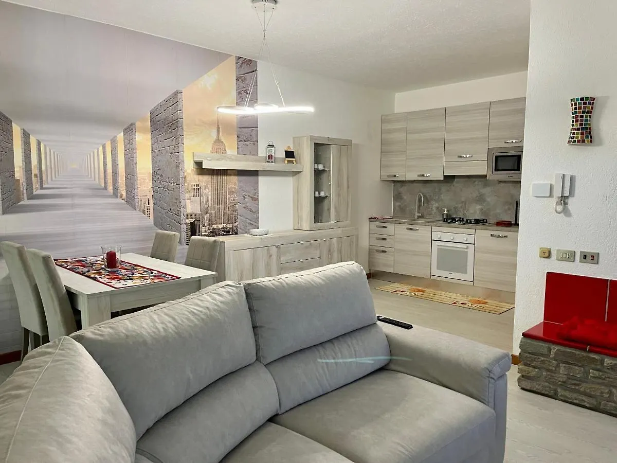 Apartment Lukas Home Con Il Cuore Appartamento 3 Camere Al Piano Terra E Appartamento 1 Camera In Taverna Merone