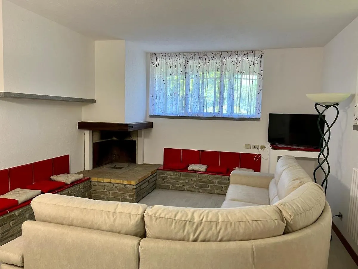 Lukas Home Con Il Cuore Appartamento 3 Camere Al Piano Terra E Appartamento 1 Camera In Taverna Merone 0*,