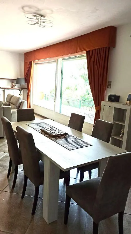 Apartment Lukas Home Con Il Cuore Appartamento 3 Camere Al Piano Terra E Appartamento 1 Camera In Taverna Merone