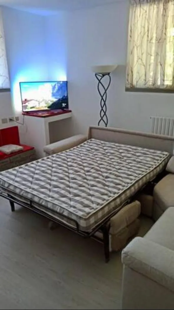 Apartment Lukas Home Con Il Cuore Appartamento 3 Camere Al Piano Terra E Appartamento 1 Camera In Taverna Merone Italy