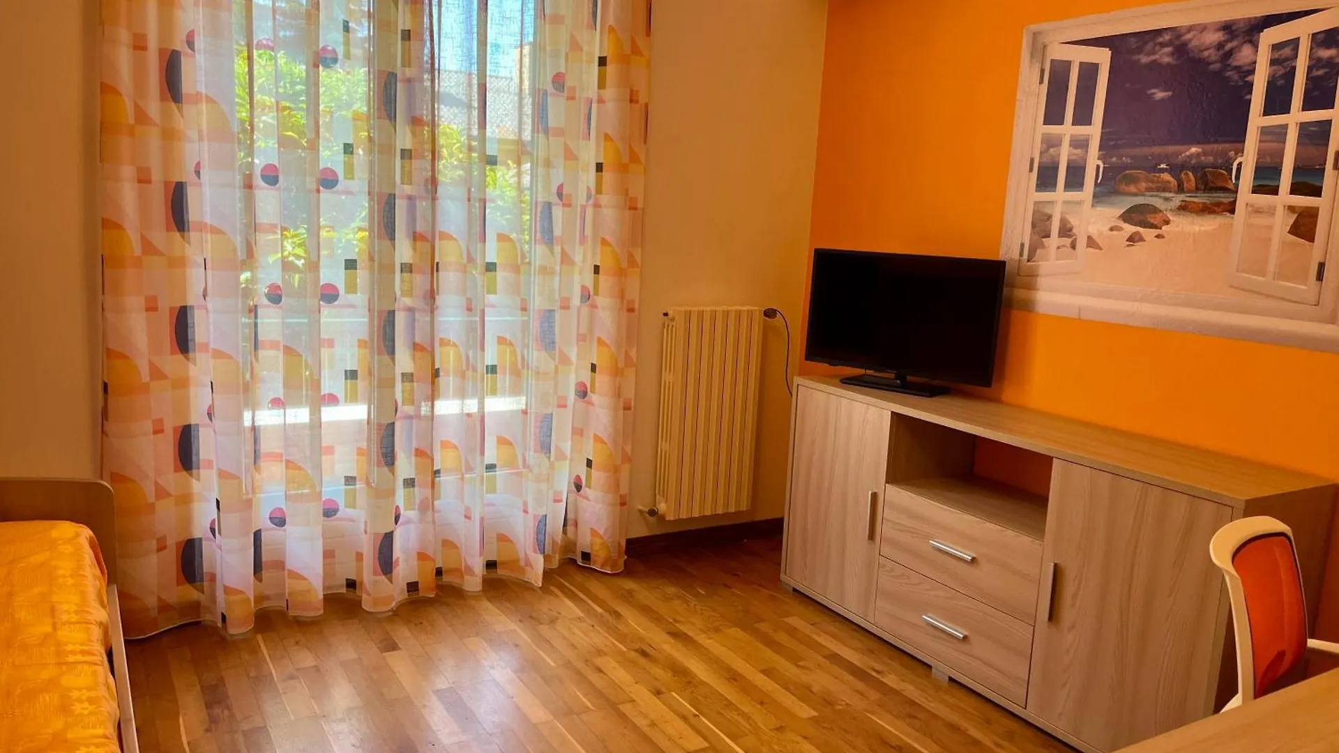 Lukas Home Con Il Cuore Appartamento 3 Camere Al Piano Terra E Appartamento 1 Camera In Taverna Merone Italy